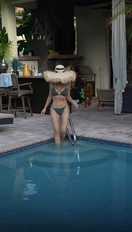 HIRE ME AS AN INFLUENCER